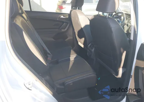 2021 Volkswagen Tiguan 2.0T Se/2.0T Se R-Line Black/2.0T Sel z USA, uszkodzony, nr VIN 3VV3B7AXXMM046628